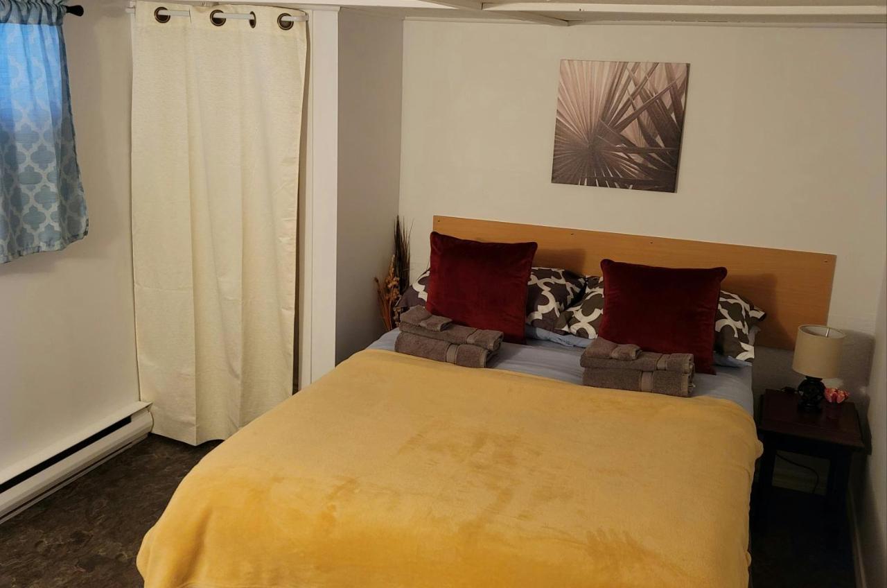 Lower Level Apt 6Ft High Close To Hwy Netflix Wifi Apartment Edmundston Exterior photo