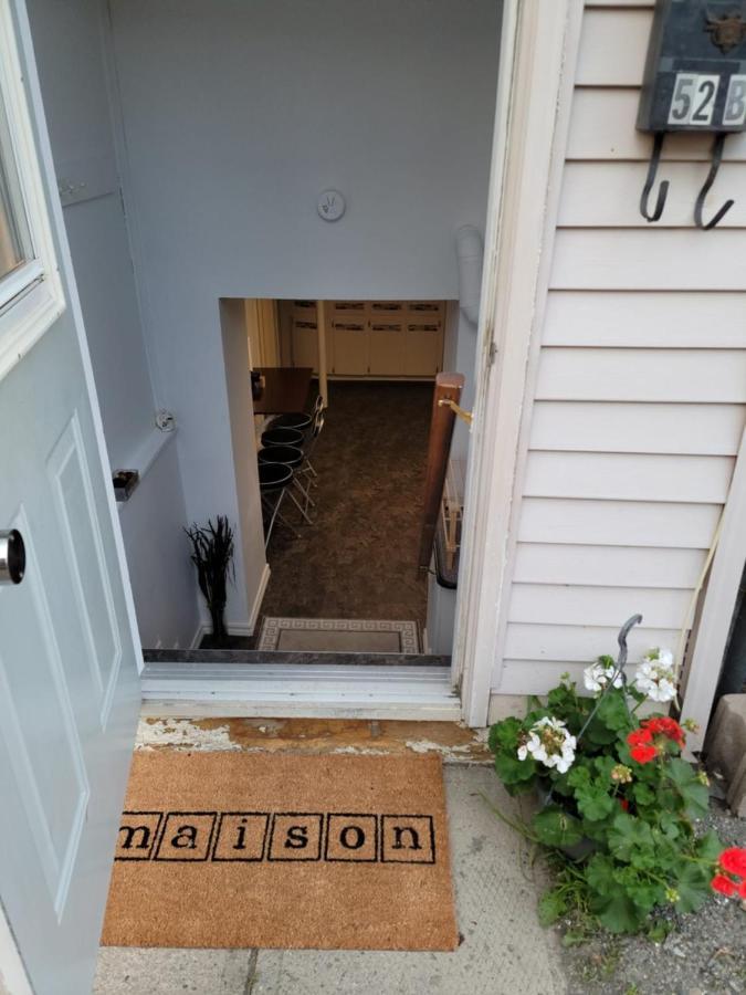Lower Level Apt 6Ft High Close To Hwy Netflix Wifi Apartment Edmundston Exterior photo