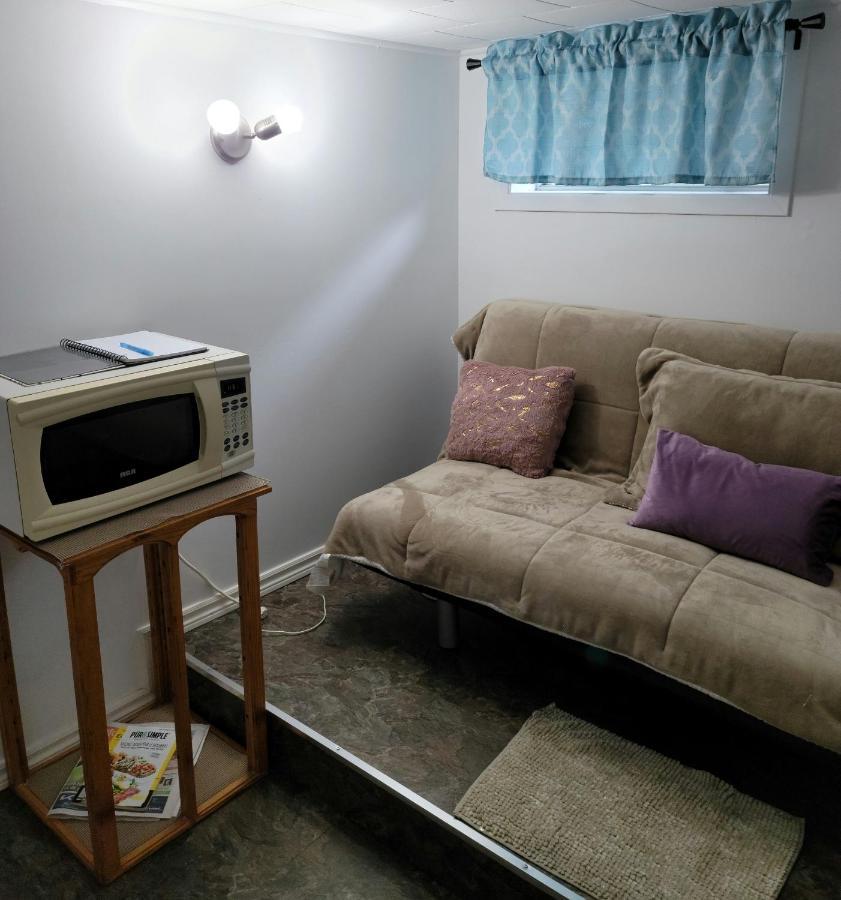 Lower Level Apt 6Ft High Close To Hwy Netflix Wifi Apartment Edmundston Exterior photo